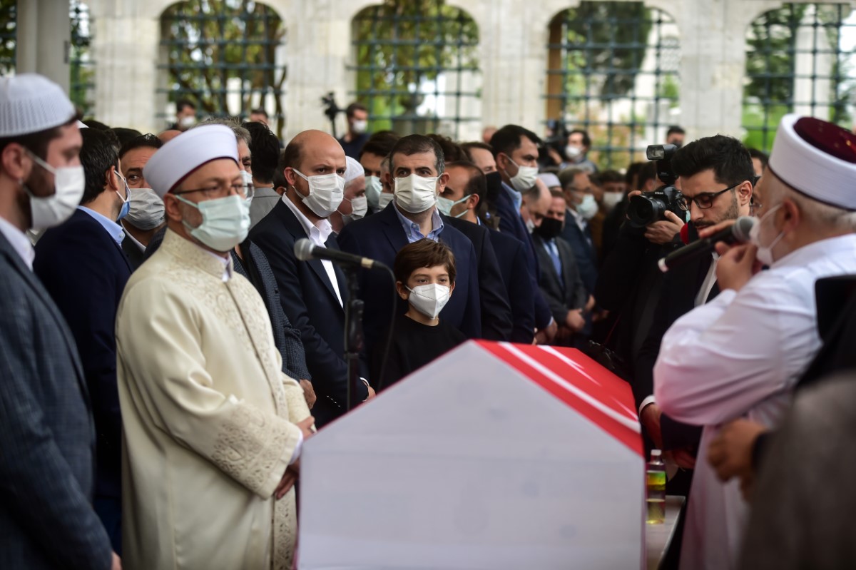 Baykar Yönetim Kurulu Başkanı Özdemir Bayraktar, son yolculuğuna uğurlandı