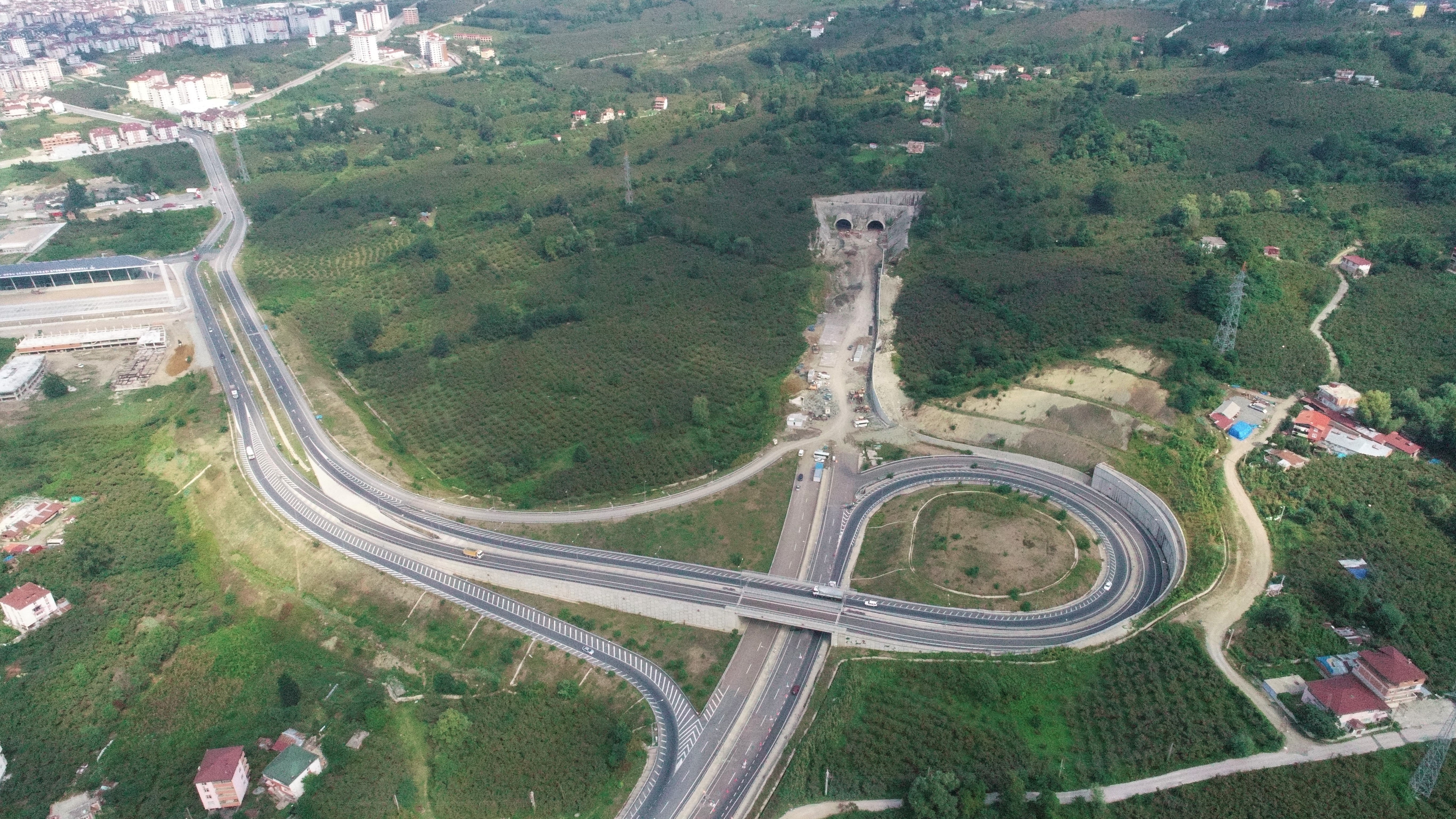 Türkiye’nin en pahalı yol projesi olan Ordu Çevre yolunda çalışmalar sürüyor