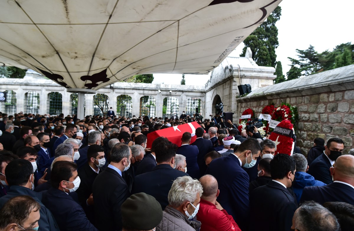 Baykar Yönetim Kurulu Başkanı Özdemir Bayraktar, son yolculuğuna uğurlandı