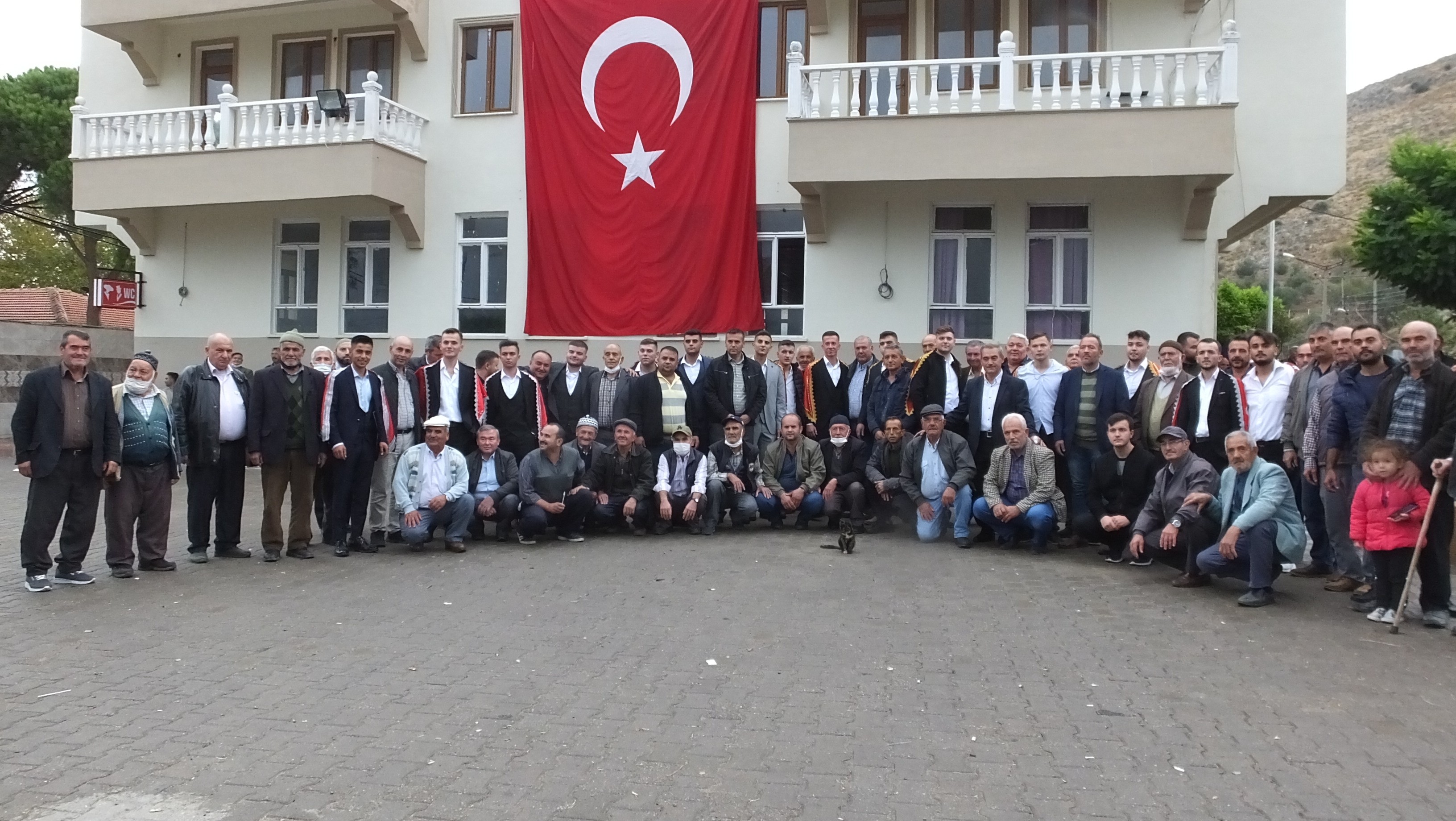 Asker uğurlama törenleri düğünleri aratmıyor