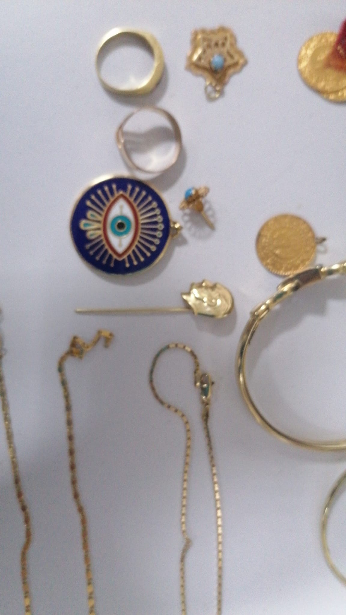 Şehidin evinden hırsızlık yaptığı iddiasıyla 3 şüpheli tutuklandı