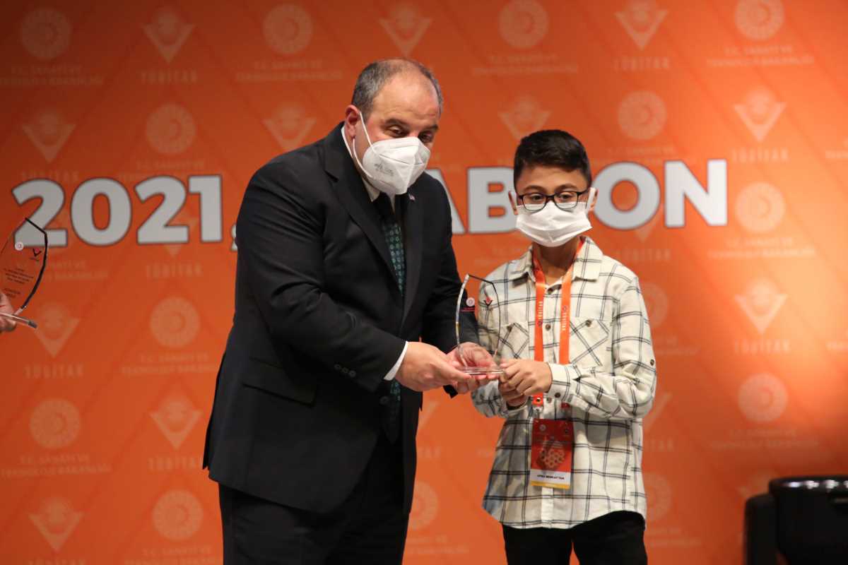 Geleceğin bilim insanları TÜBİTAK ödülleri ile buluştu