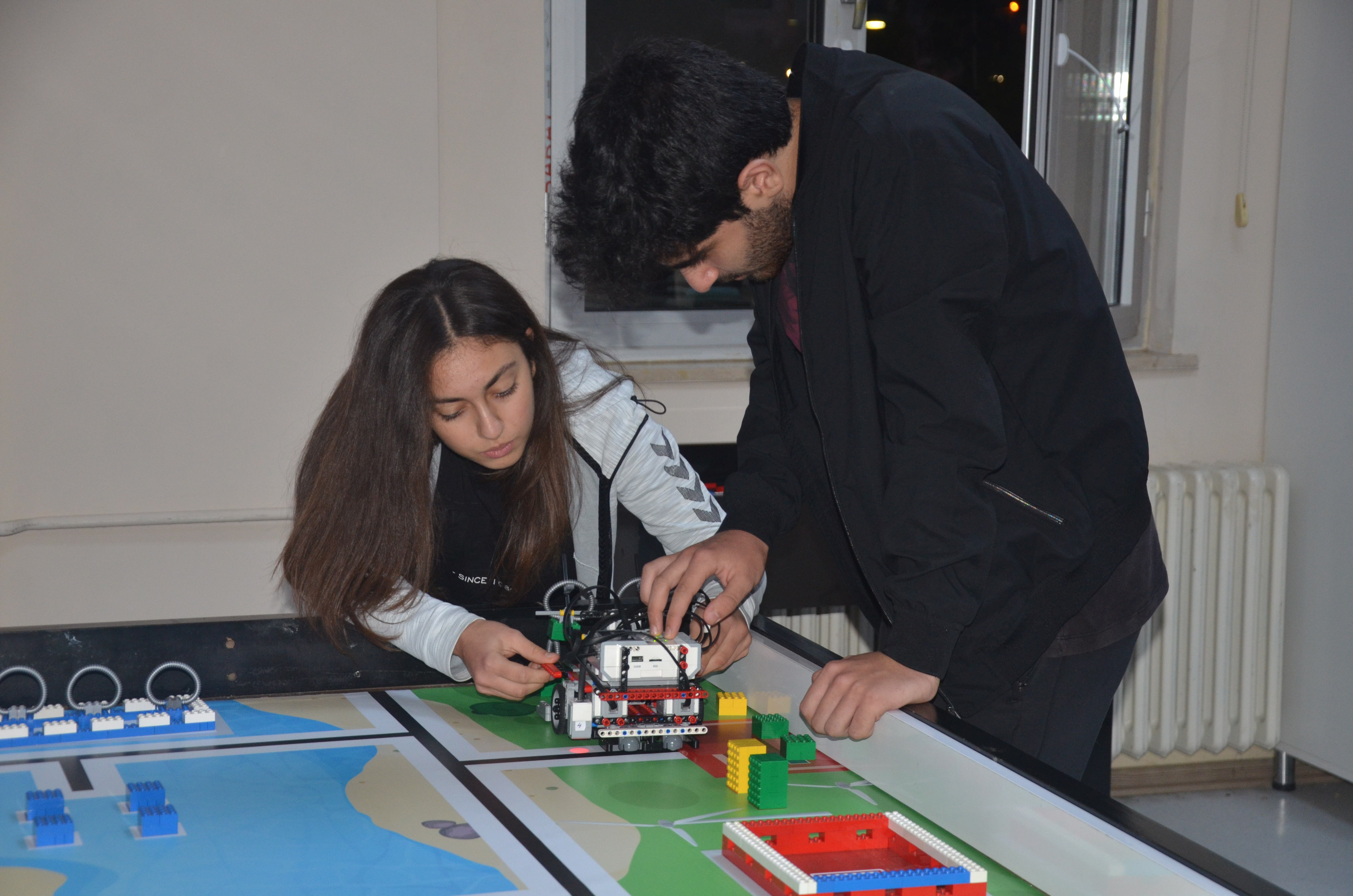 Türkiye şampiyonu Ordulu gençler, dünya robot şampiyonasında ülkeyi temsil edecek