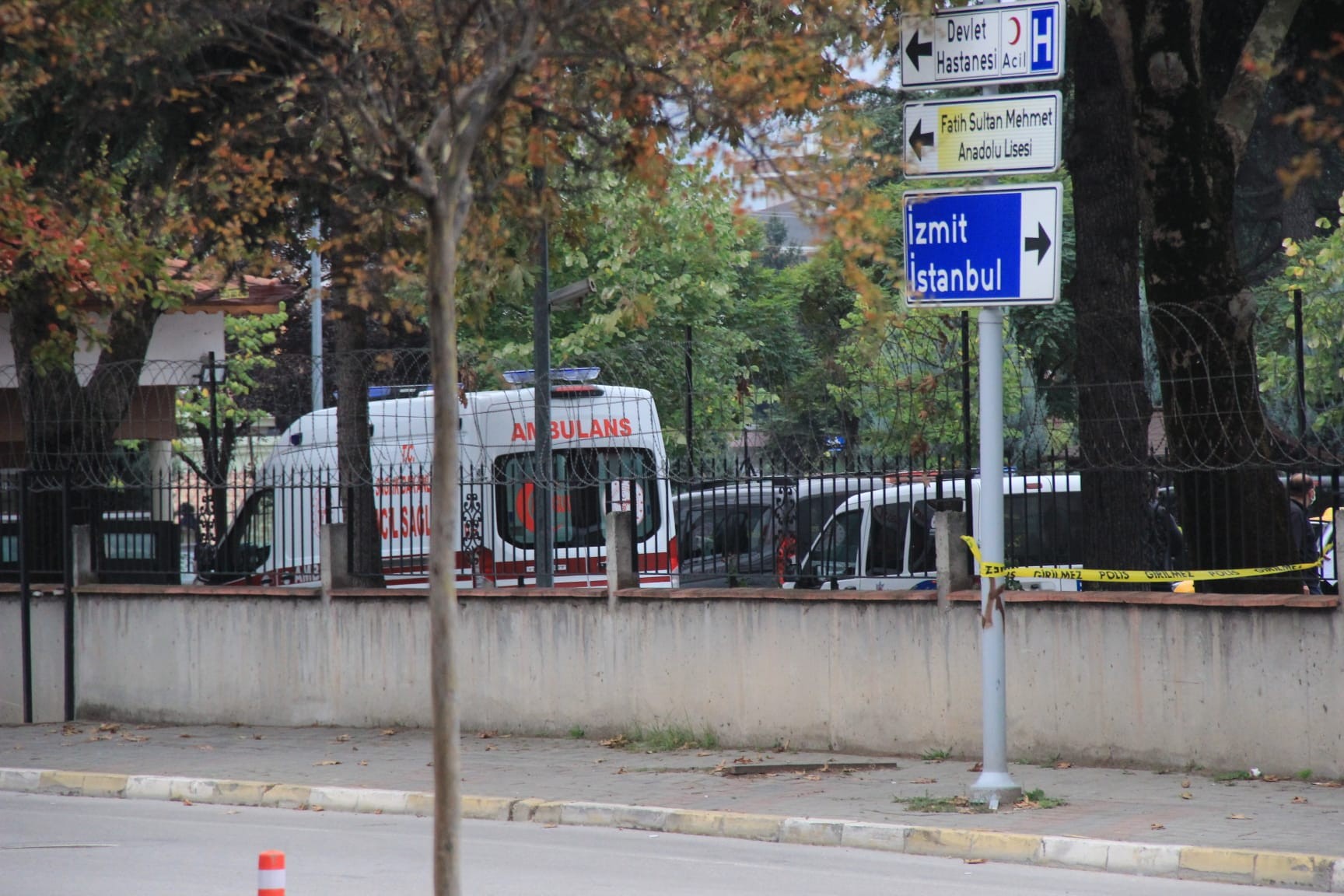 Kocaeli'de İlçe Emniyet Müdürlüğü'nün bahçesinde dehşete düşüren olay!