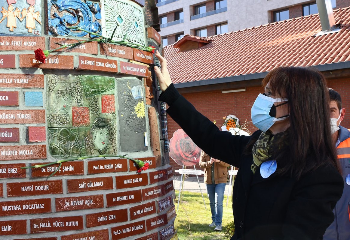 Pandemide hayatını kaybeden sağlıkçıların isimleri Tepebaşı’nda yaşatılıyor