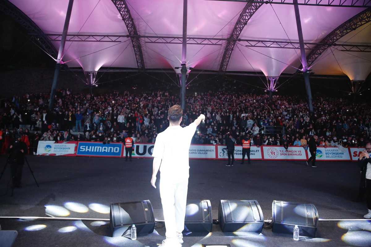 Emre Kaya konserden konsere koşuyor