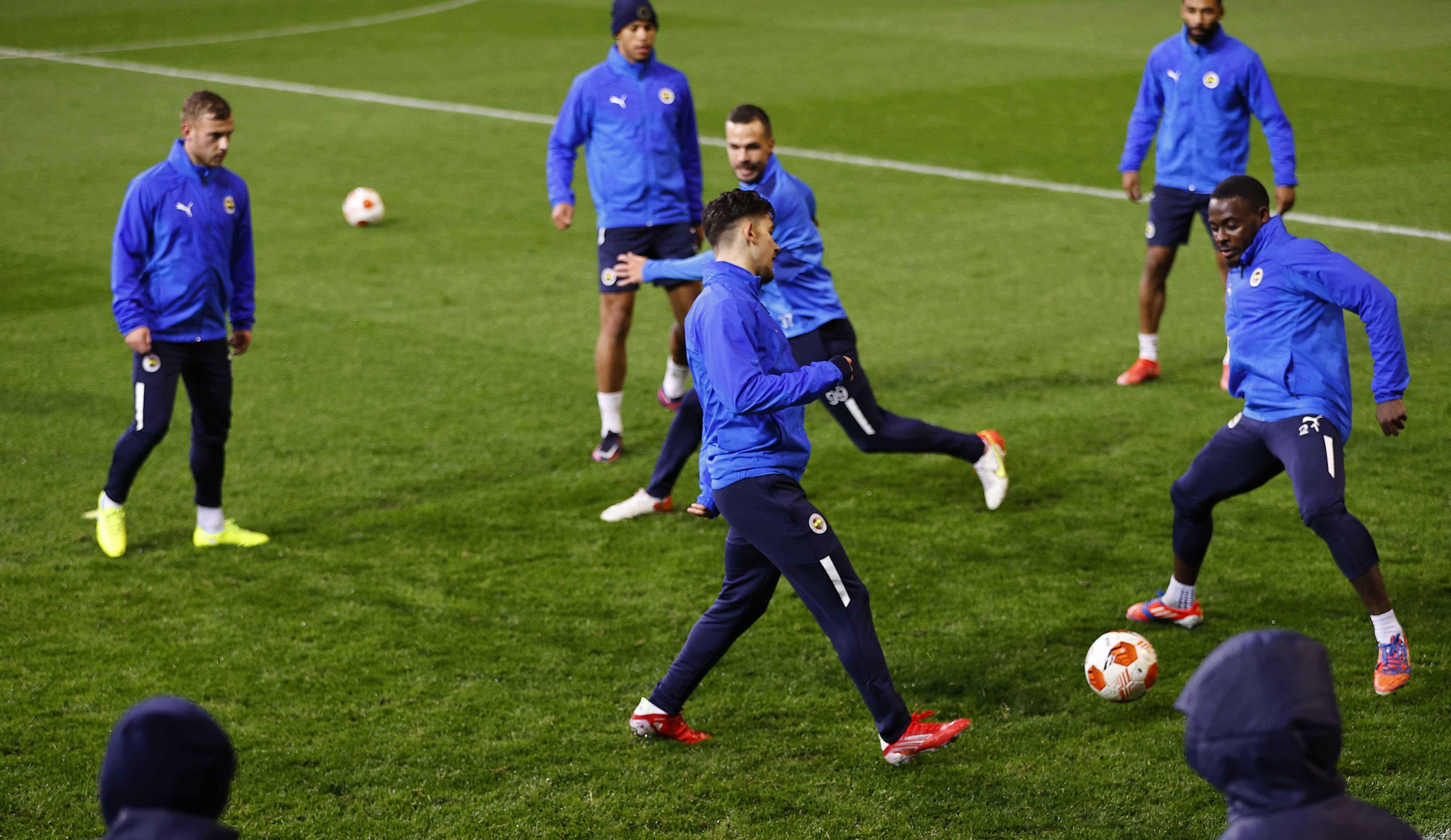 Fenerbahçe, Royal Antwerp maçına hazır