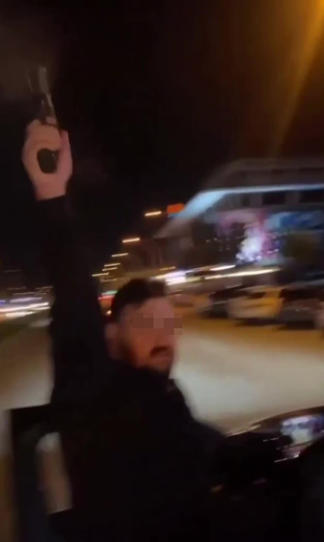 Bursa'da magandalar şehrin ortasında kurşun yağdırdılar