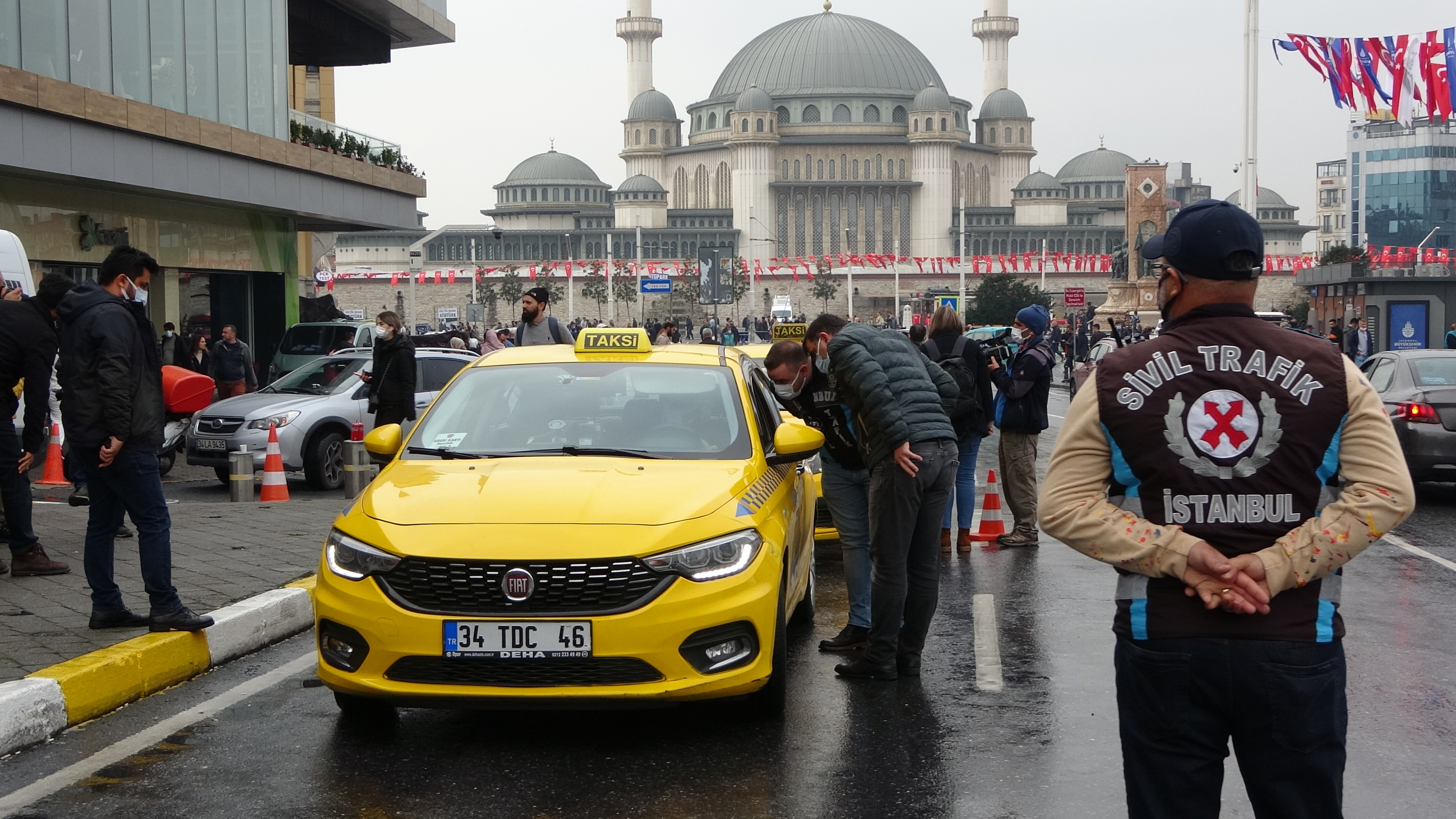 İşini yapan gazeteciye taksiciden tepki: 'Neden ceza yediğim seni alakadar eder mi?'