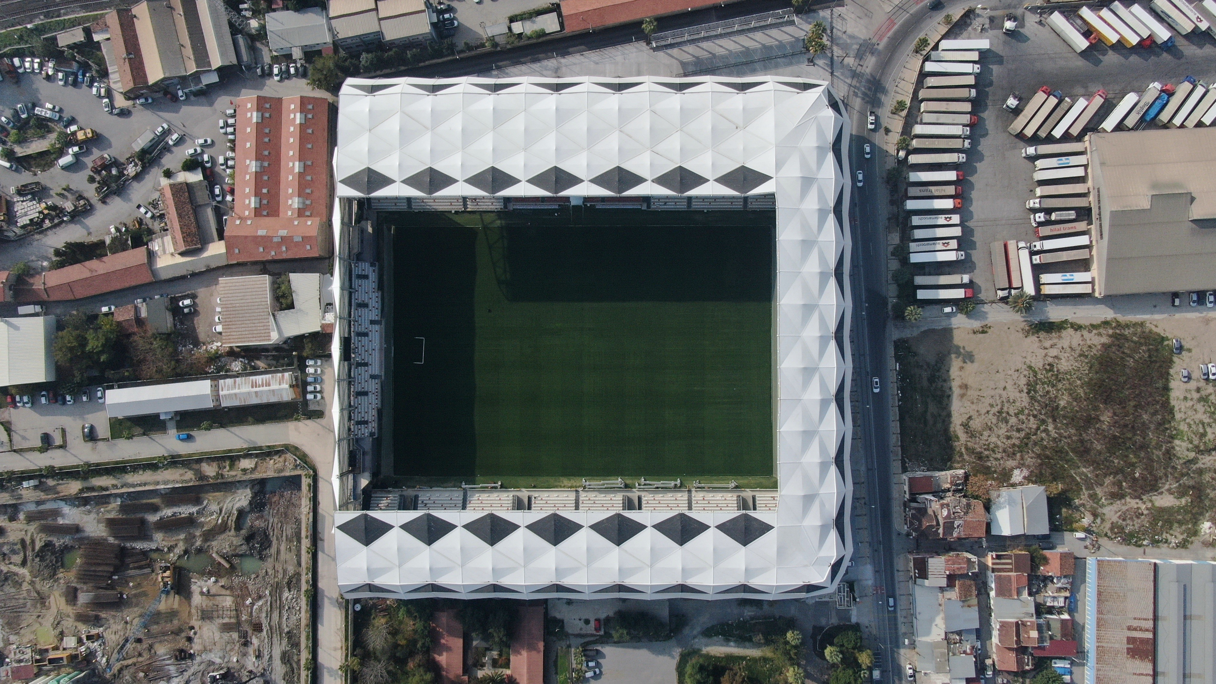 İzmir Alsancak Stadı’nın açılış tarihi 26 Kasım 2021