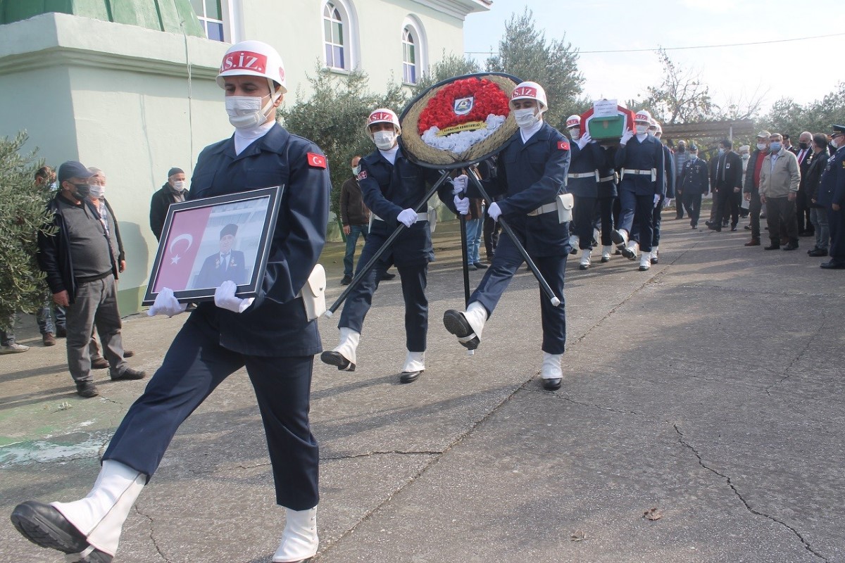Manyas'ta vefat eden gaziye askerî tören