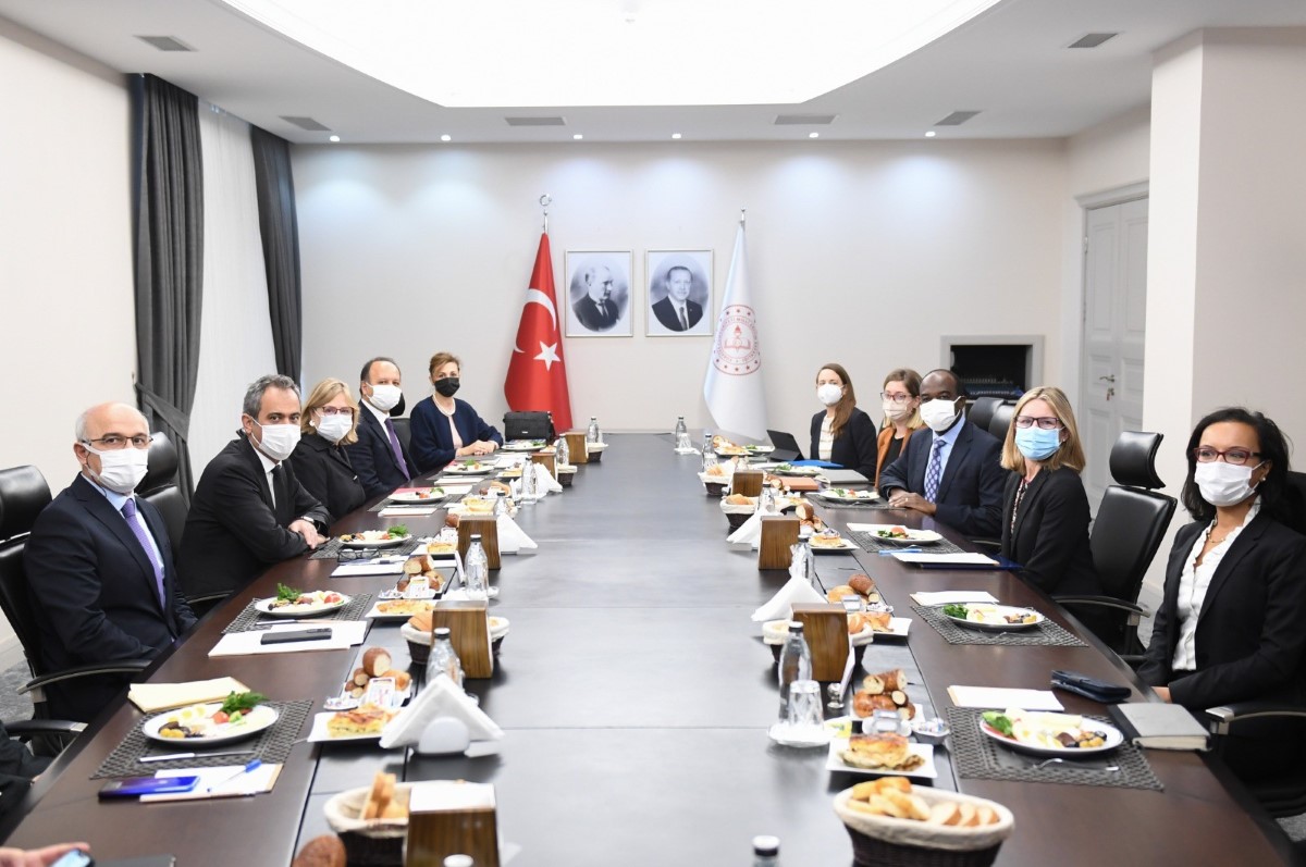 Bakan Özer: '2000’li yıllarda 500 bin olan öğretmen sayısı 1,2 milyona ulaştı'