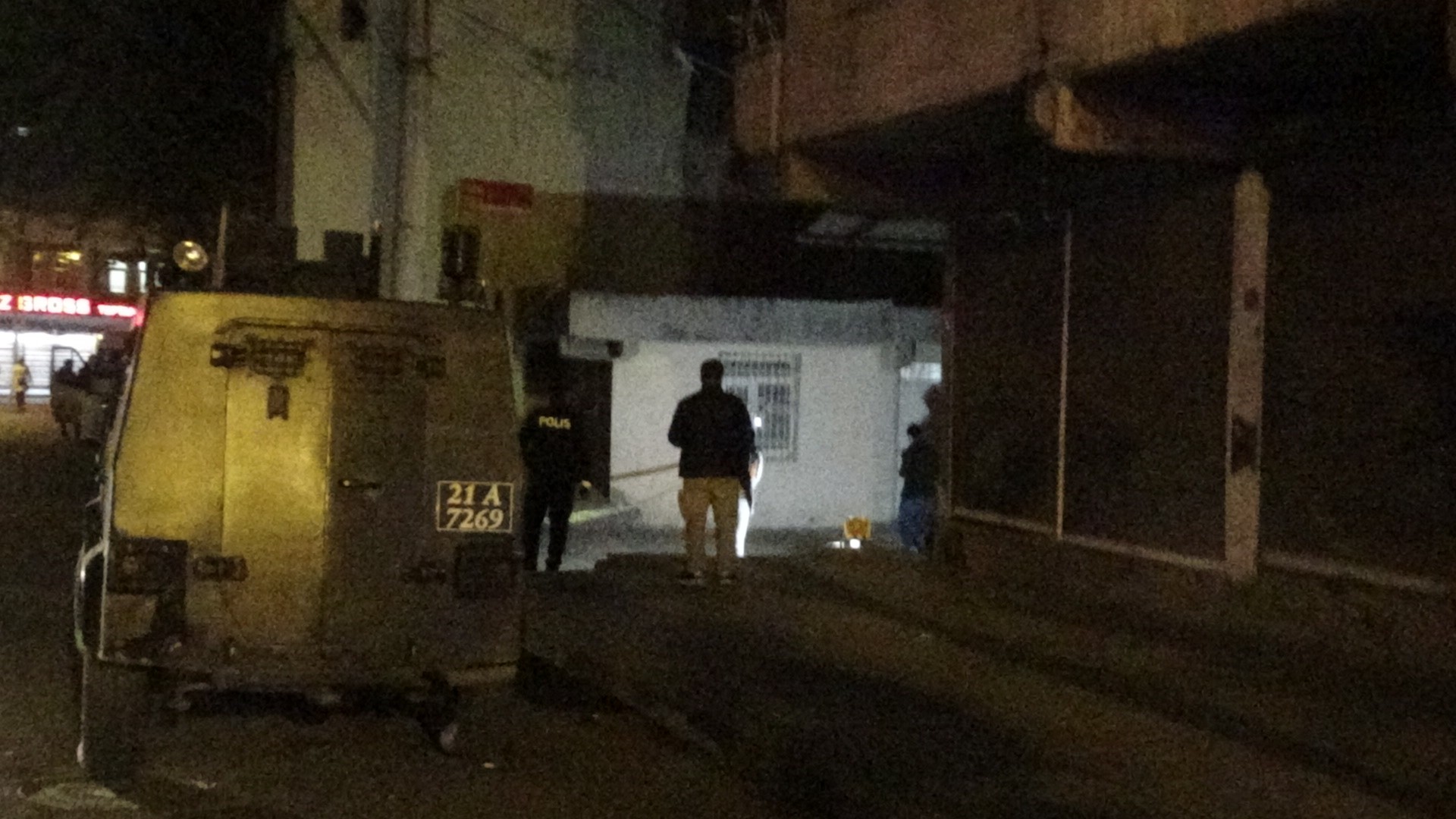 Diyarbakır'da silahlı çatışma: 2 ağır yaralı