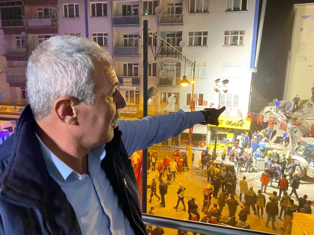 Enkazdan sağ çıkan vatandaş, dehşet anlarını anlattı