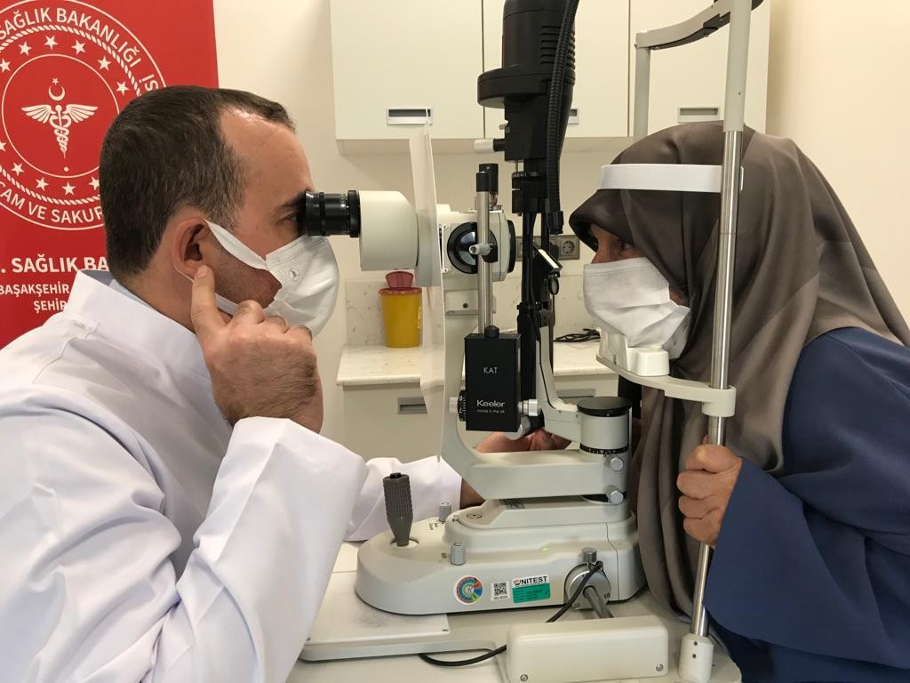 Dr. Yusuf Yıldırım’dan uyarı: '3 Covid hastasından birinde gözüküyor'