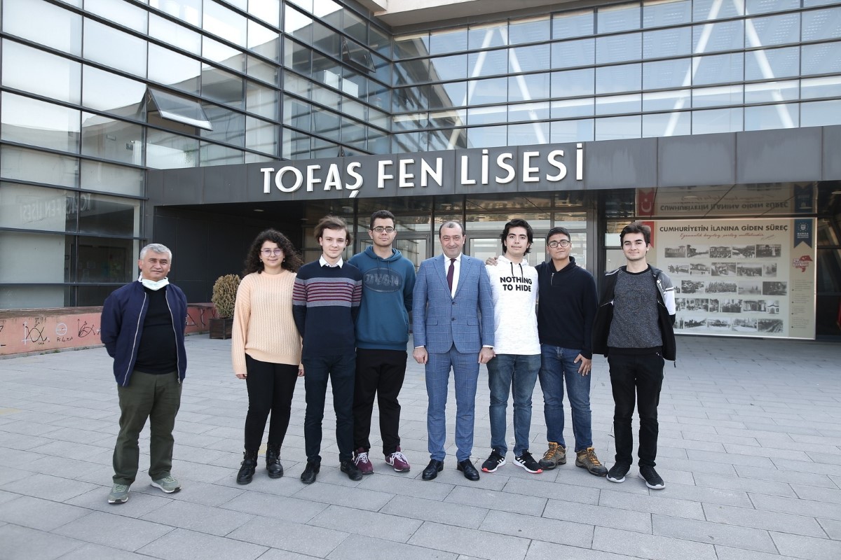 Fen liseli öğrenciler hayali otonom araç üretmek