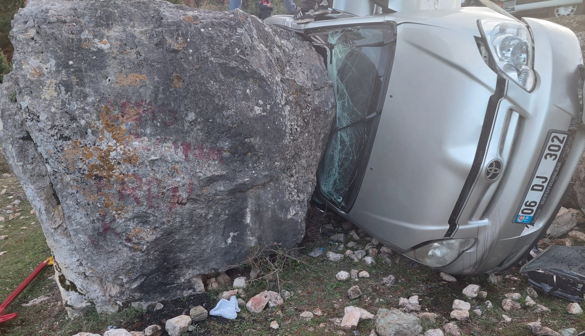 Otomobil şarampole uçtu: 1 ölü, 3 yaralı