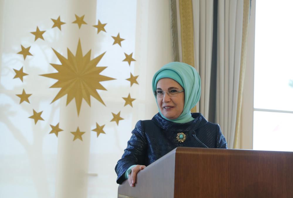 Emine Erdoğan, TOGEMDER'in eski ve yeni yönetim kurulu üyeleriyle bir araya geldi