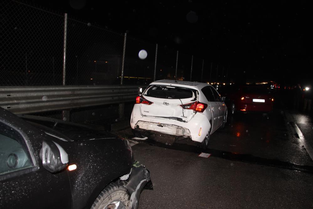 TEM’de 10 araçlı zincirleme kaza: 5 yaralı