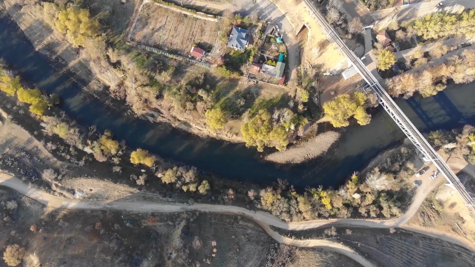 Türkiye'nin en uzun nehri Kızılırmak alarm veriyor: Su seviyesi azaldı, adacıklar ortaya çıktı
