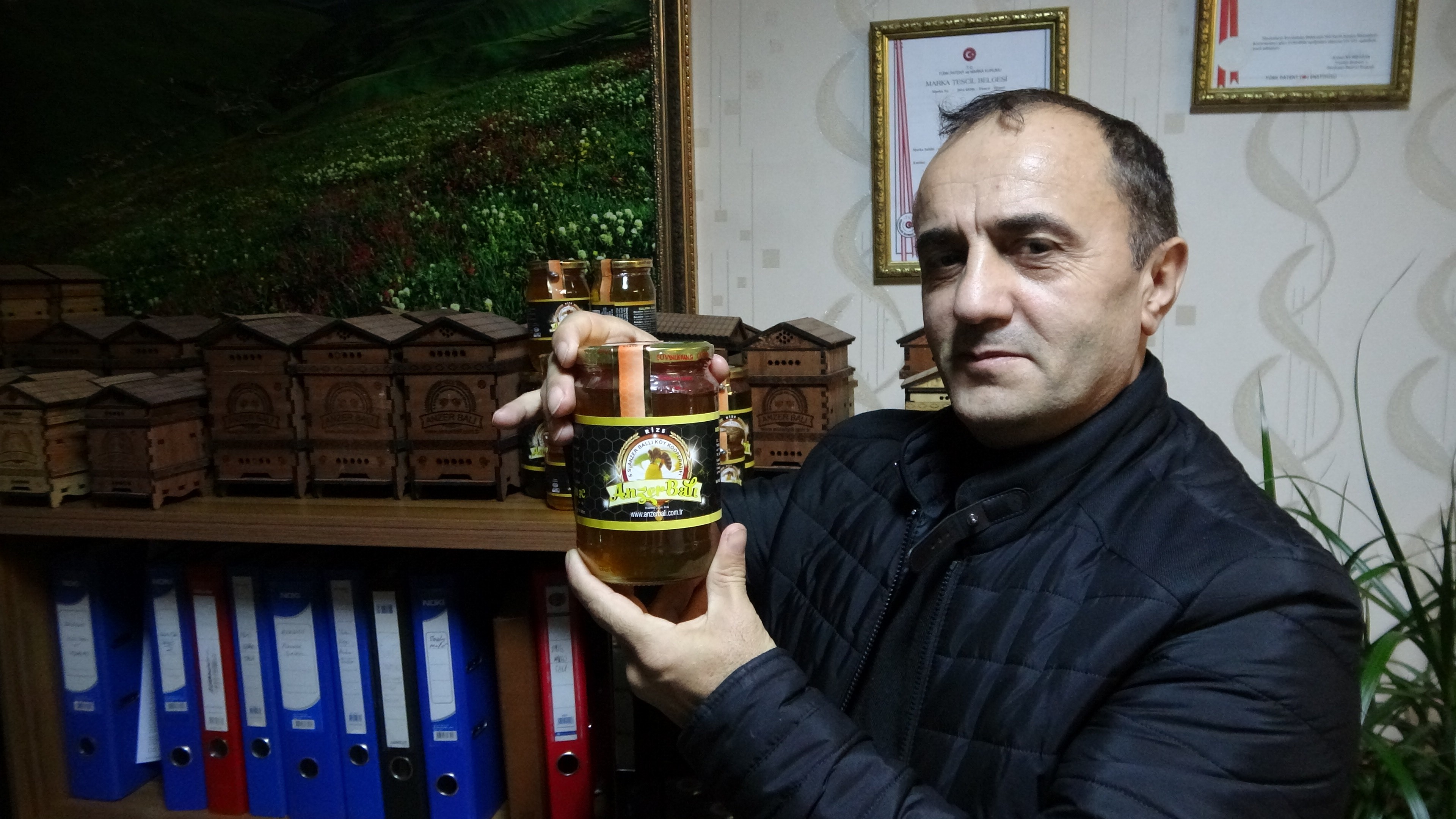 Rize’nin dünyaca ünlü Anzer Balı bu yıl ilk kez coğrafi işaret bandrolü ile satışa çıktı
