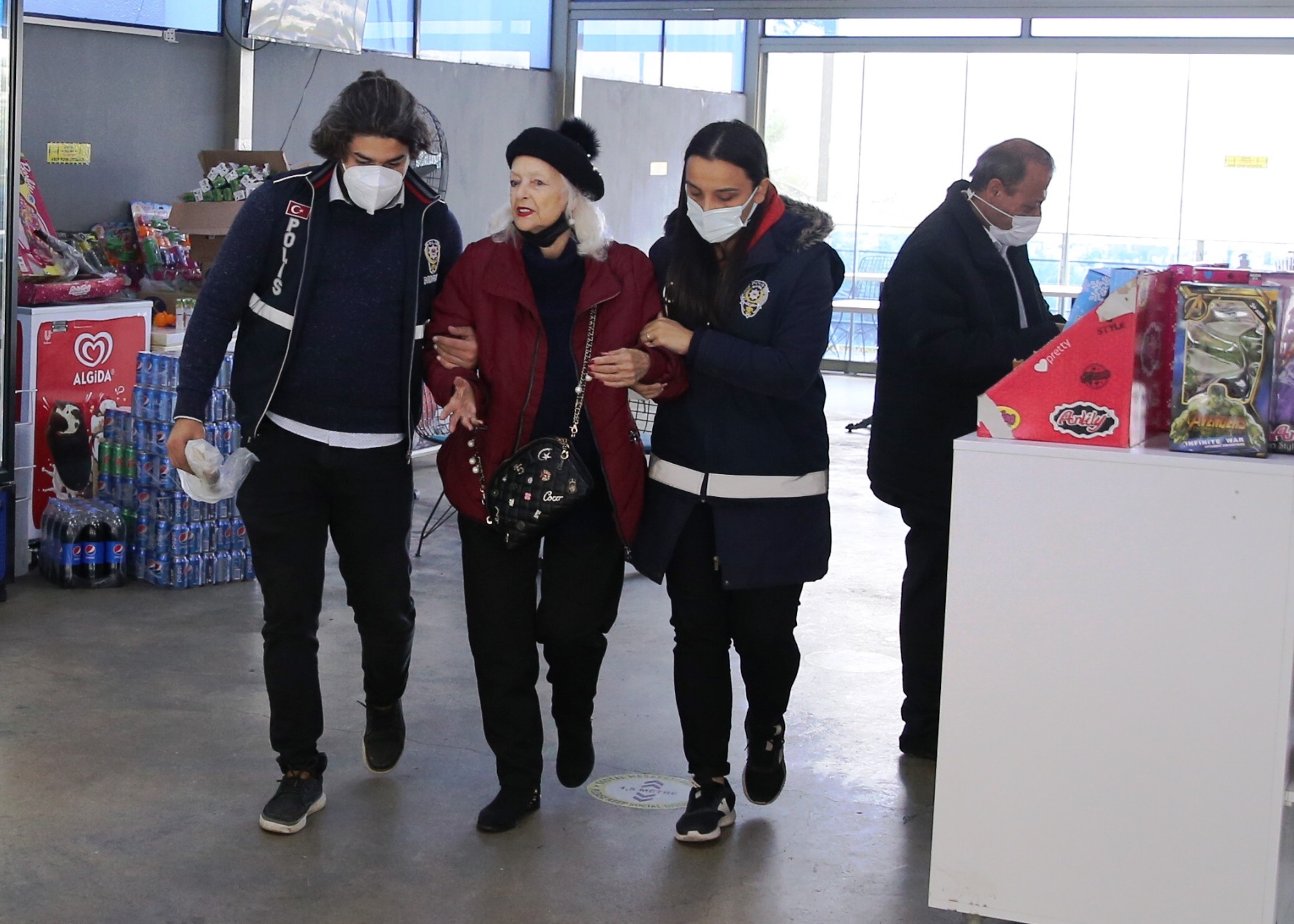 Gayrimenkul zengini Tülin Enbiyaoğlu, Bodrum'da bulundu