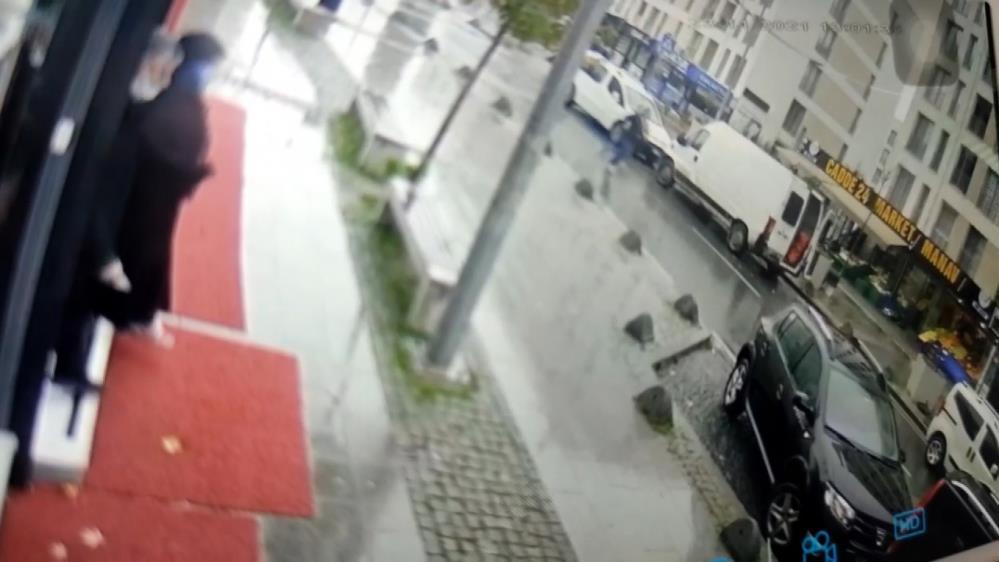 Başakşehir’de kuyumcu soygunu: 7 kilogram altın çalıp kayıplara karıştılar