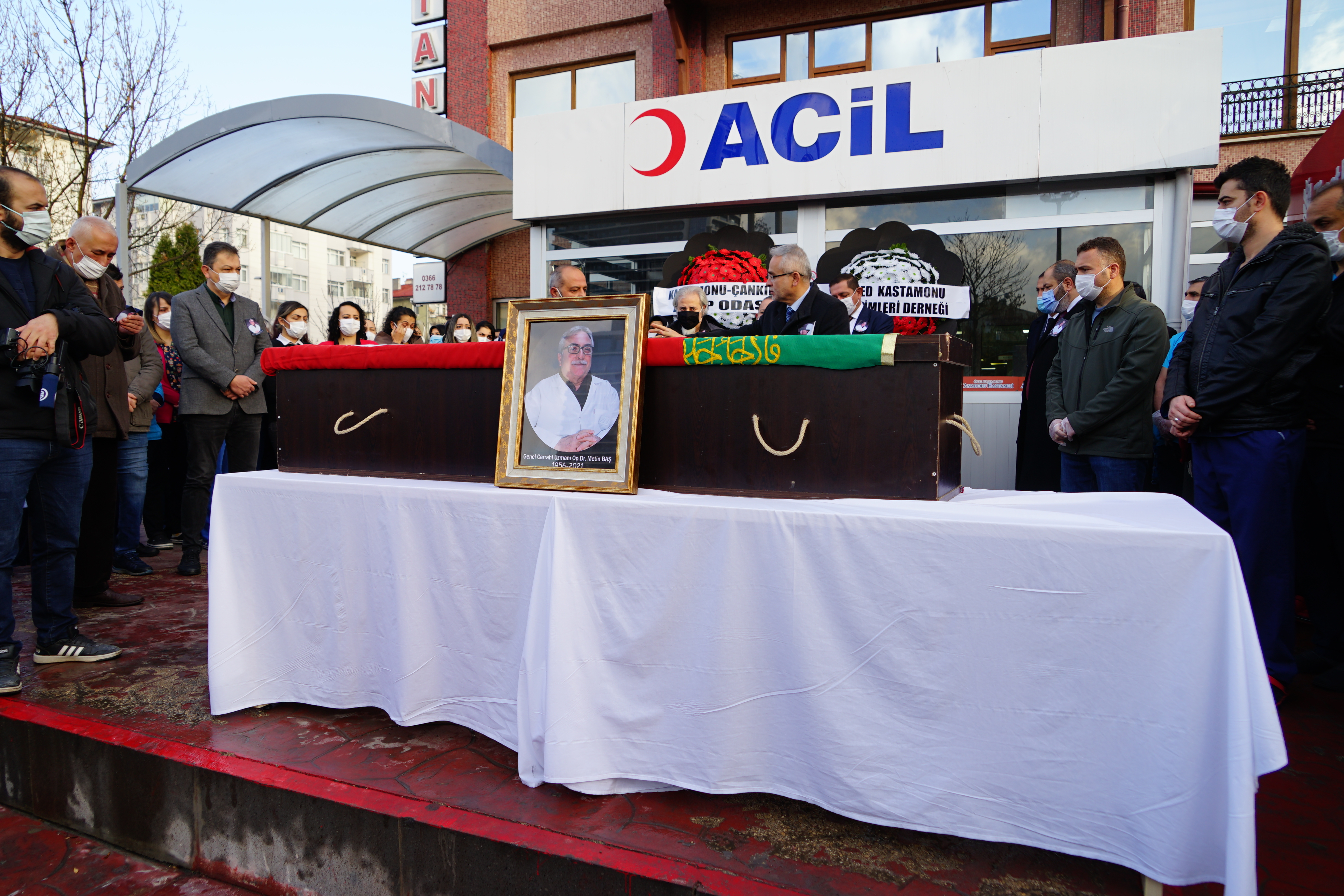 Korona virüse yakalanan genel cerrah hayatını kaybetti