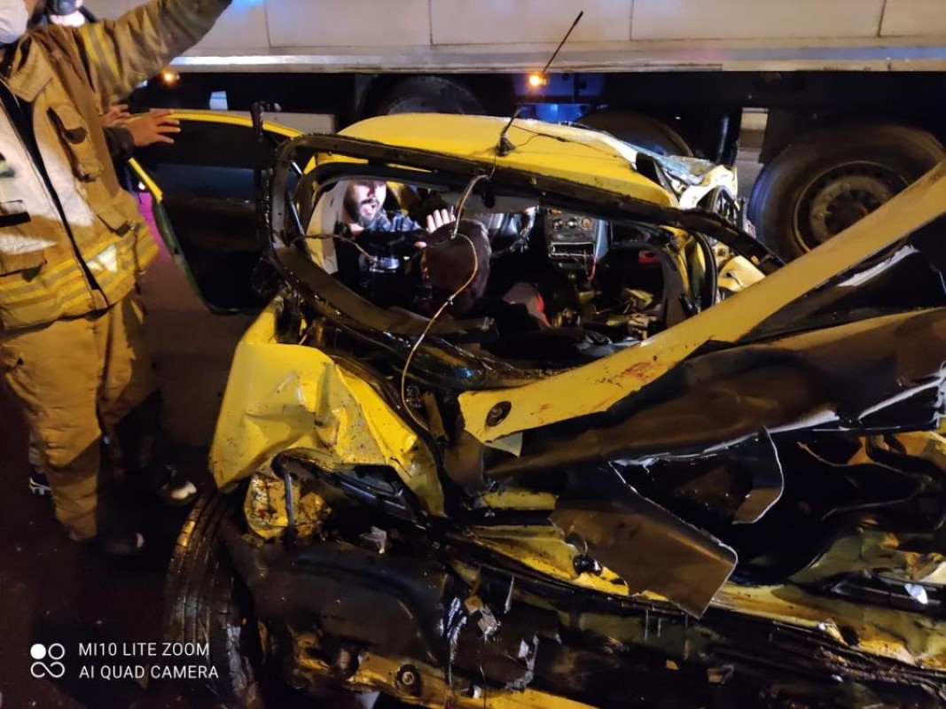 İstanbul'da feci kaza! Otomobilden fırladı, iki araç arasında feci şekilde can verdi