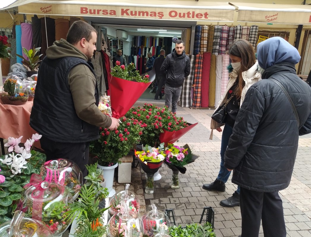 25 liraya ev sahibi olmak için çiçekçiye akın ediyorlar