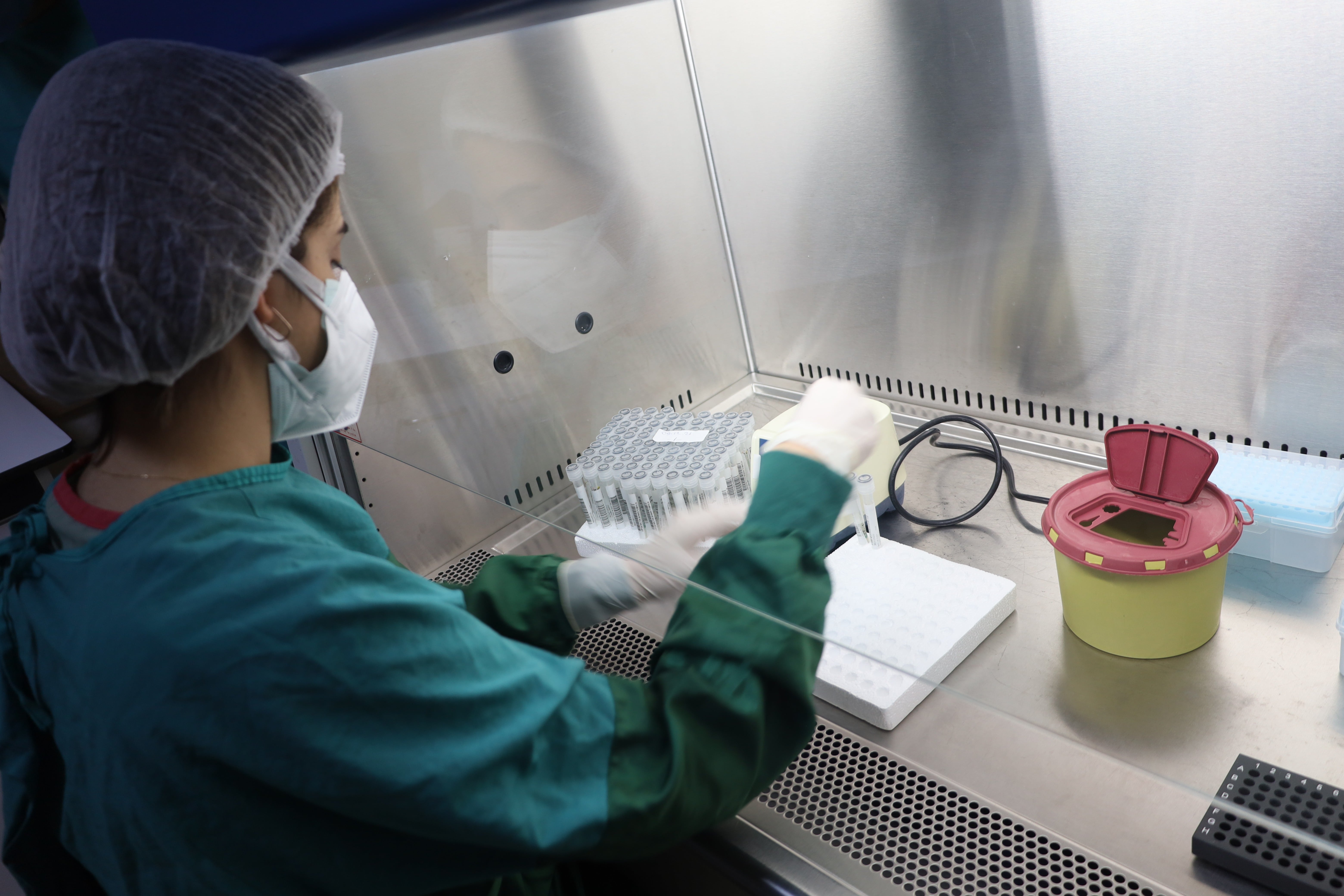 Doç Dr. Cemal Kazezoğlu, omicron ve korona virüsle ilgili önemli açıklamalar