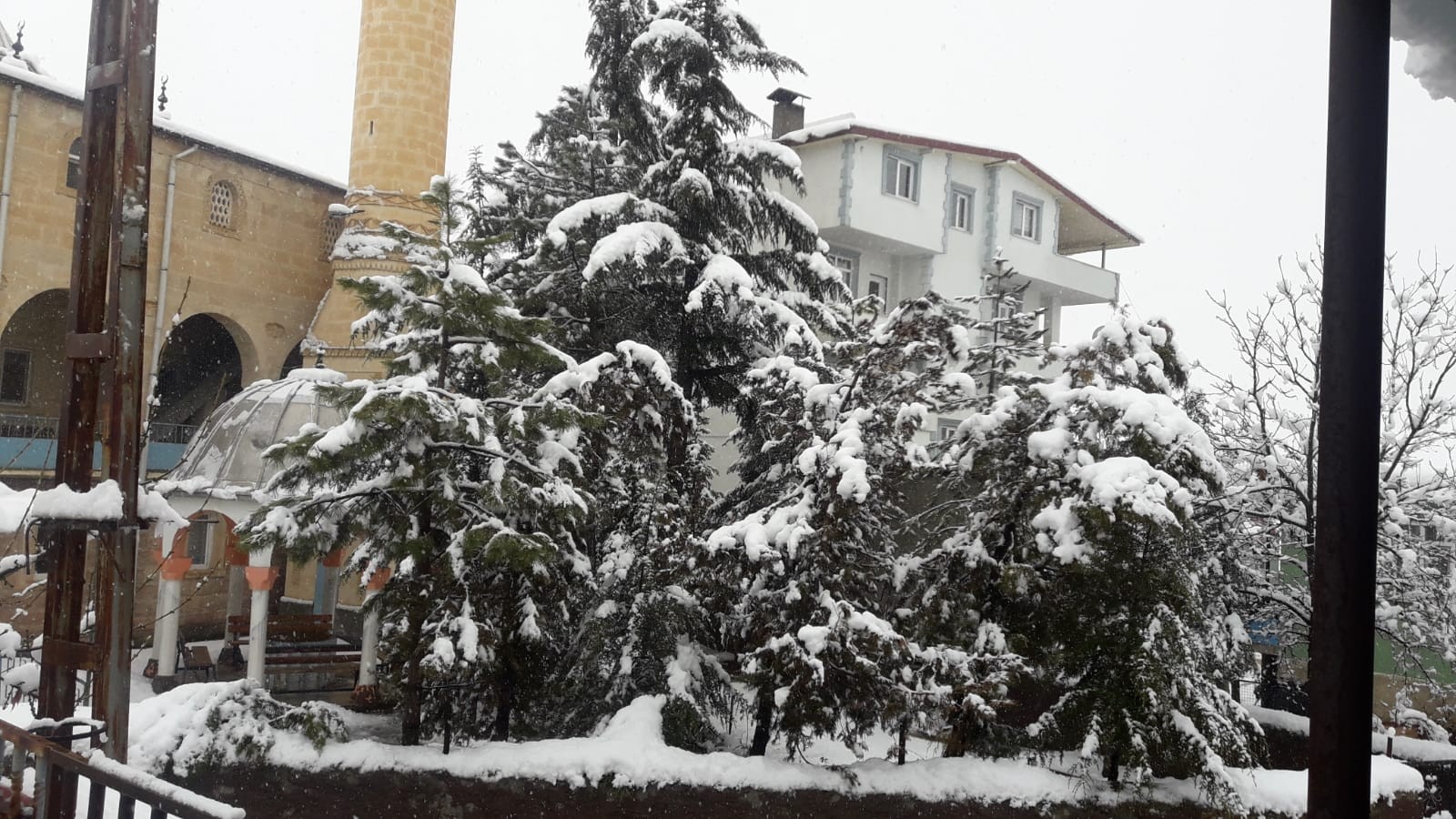 Tufanbeyli'de eğitime 1 gün ara verildi