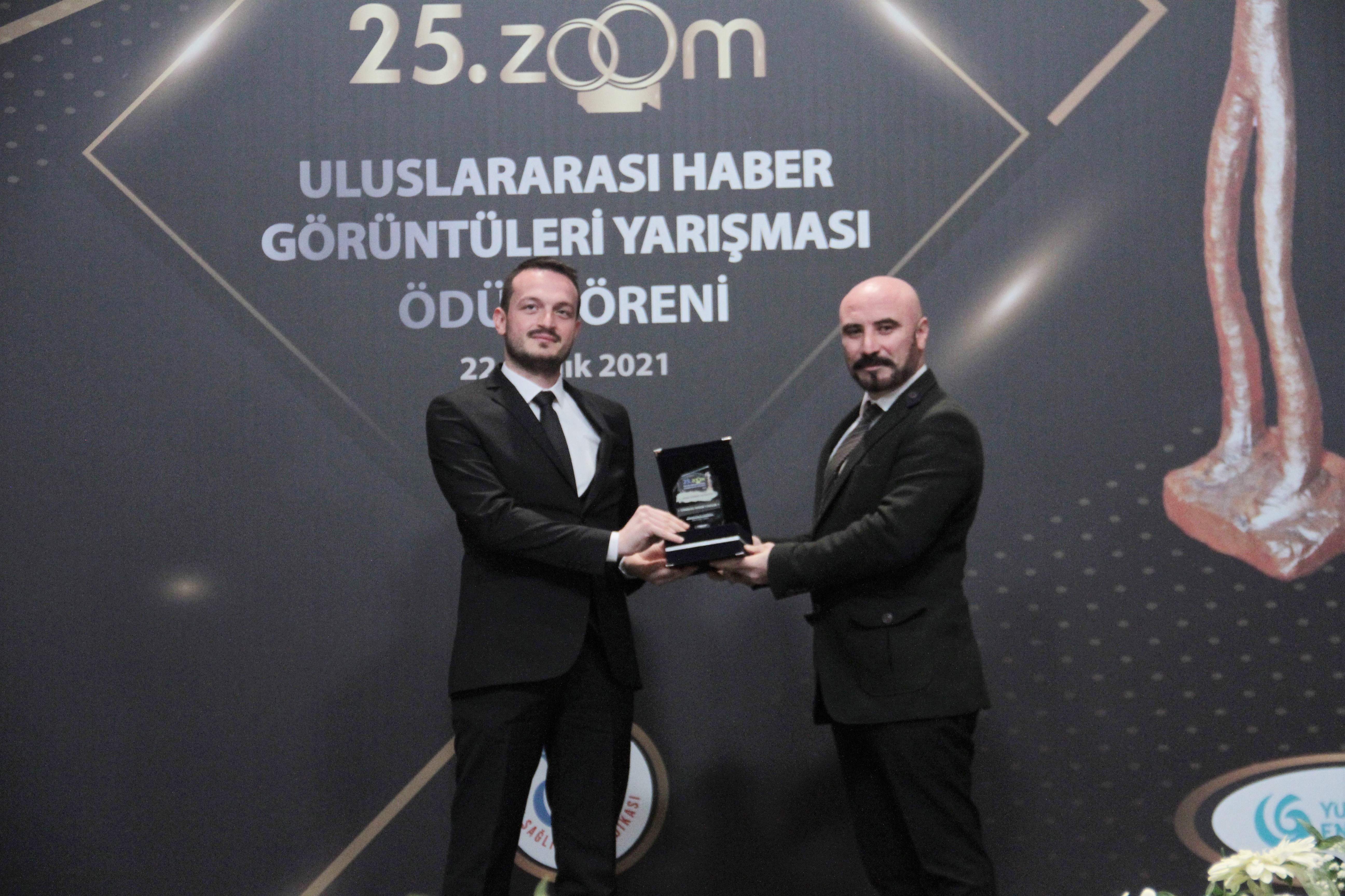 Muharrem Sarıkaya’dan küstahça saldırı gören İHA muhabirimiz Demir'e meslekte vefa ödülü