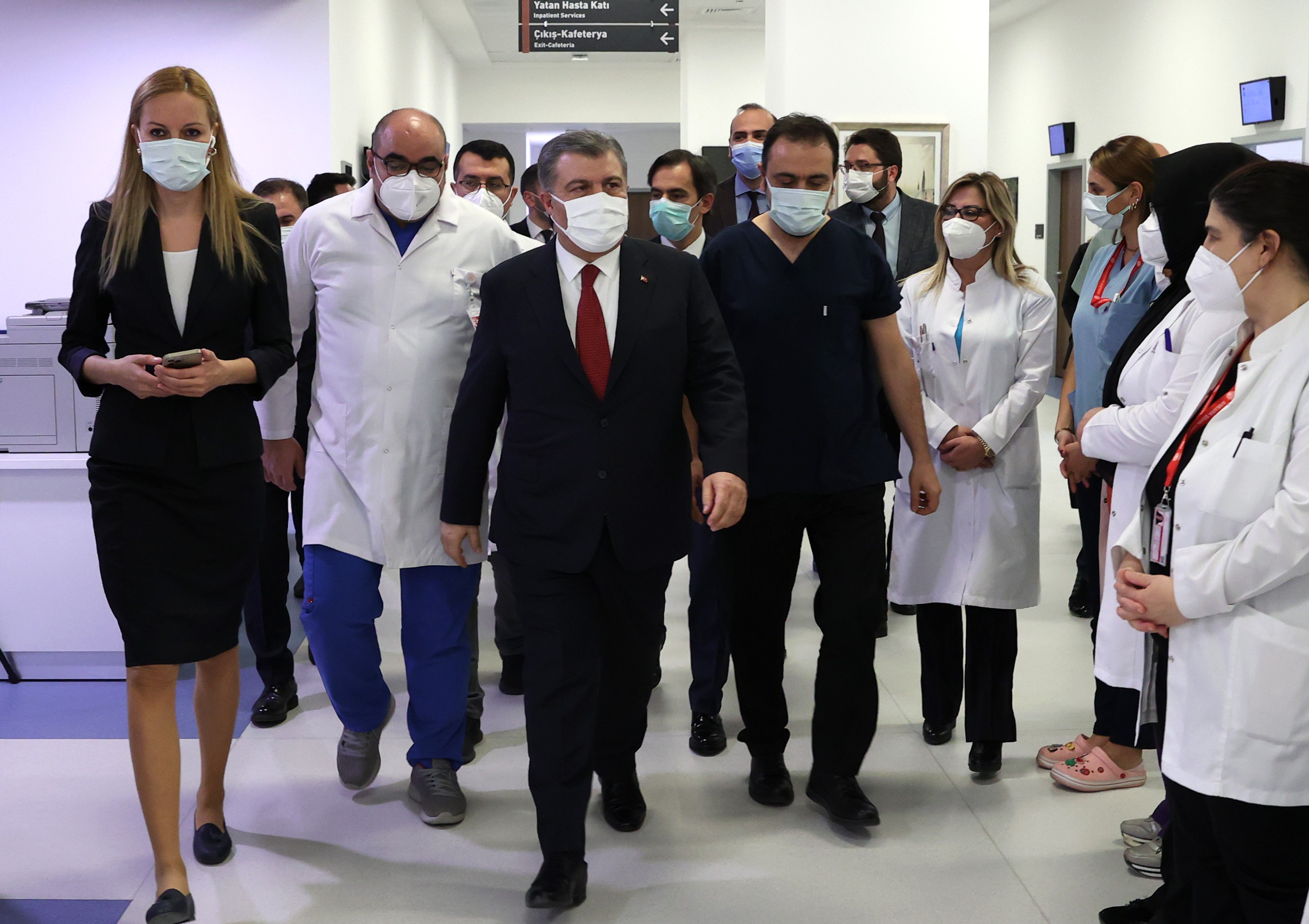 Sağlık Bakanı Koca hatırlatma dozu olarak Turkovac aşısı oldu