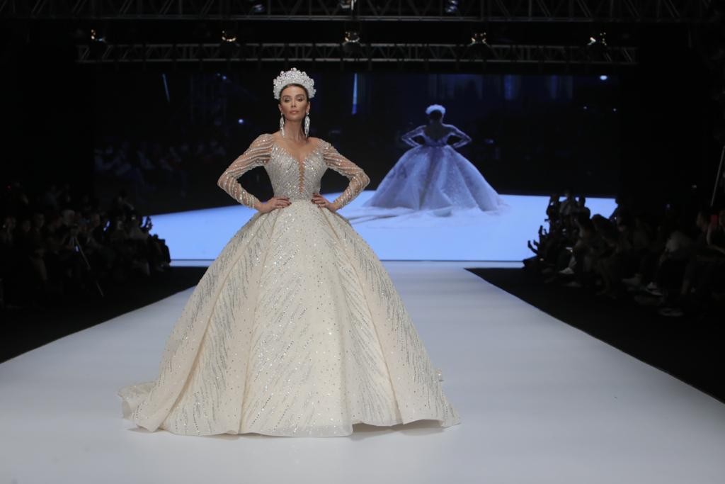 Yeni moda 'VIP gelinlik'