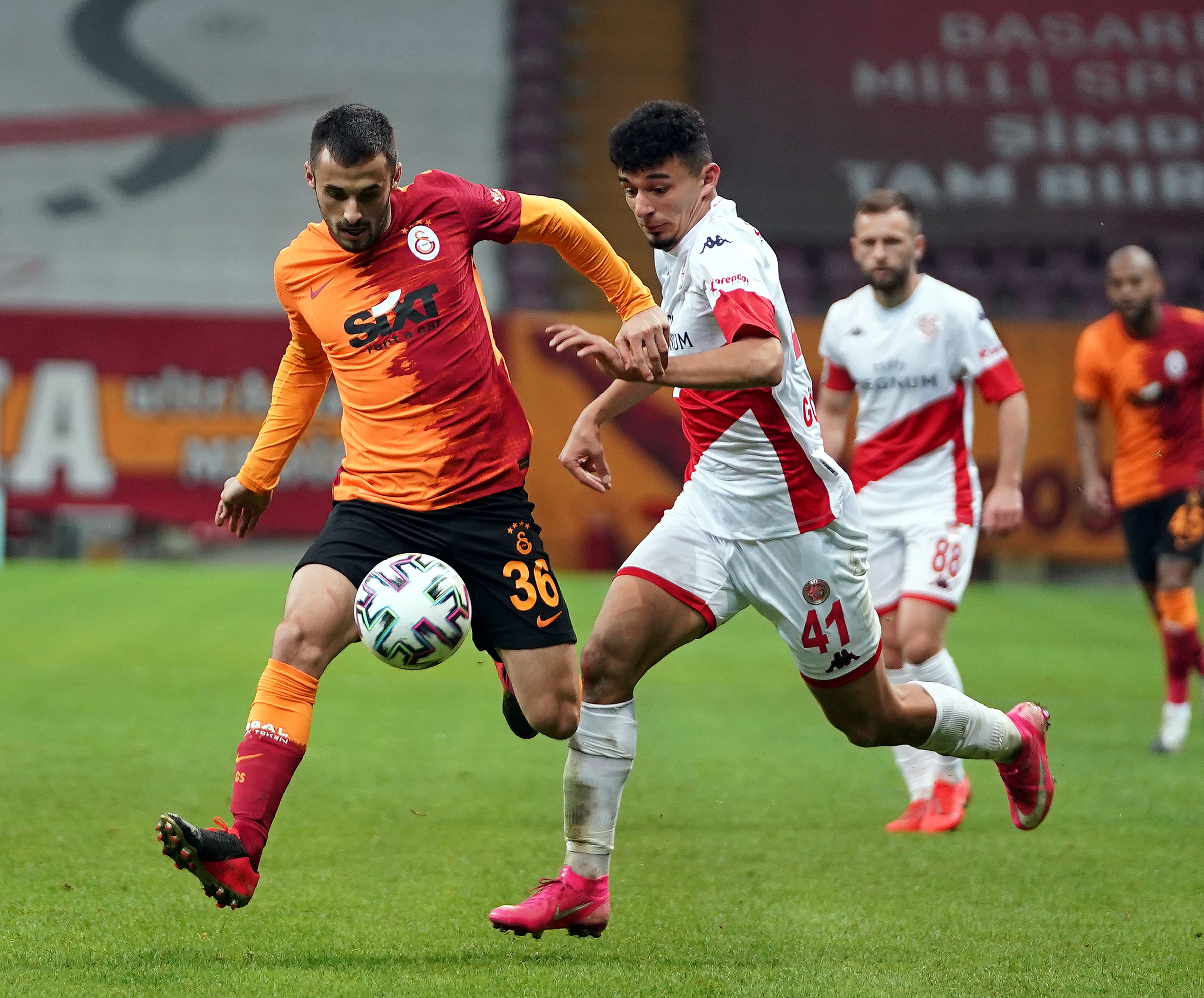 Galatasaray ile Antalyaspor puanları paylaştı