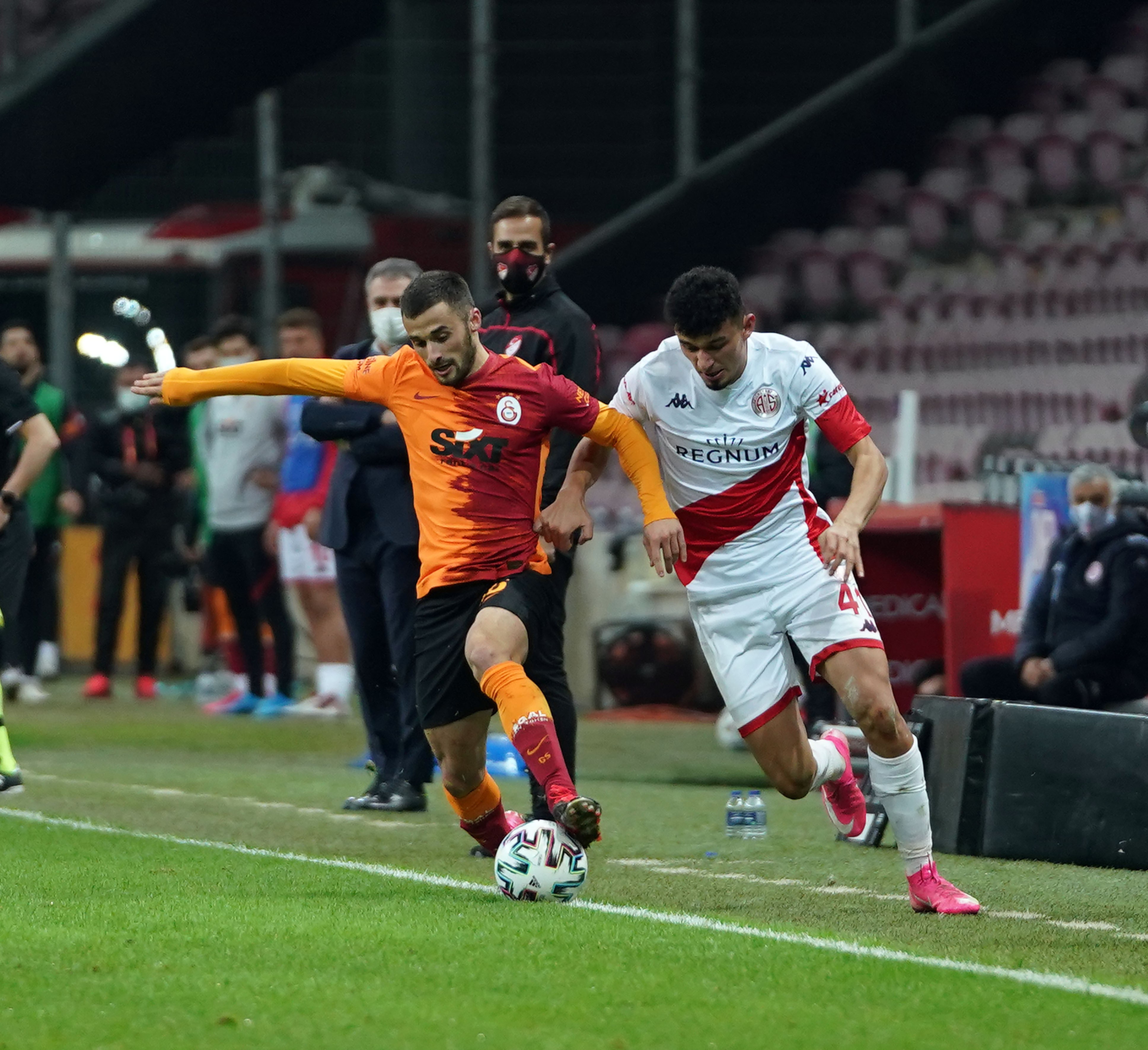Galatasaray ile Antalyaspor puanları paylaştı
