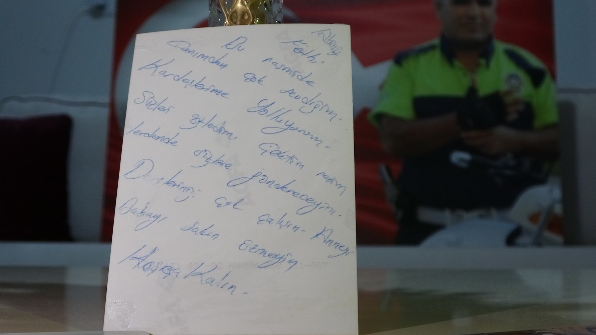 Şehit polis Fethi Sekin’in 27 yıl önceki fotoğrafı ortaya çıktı, üzerindeki not duygulandırdı