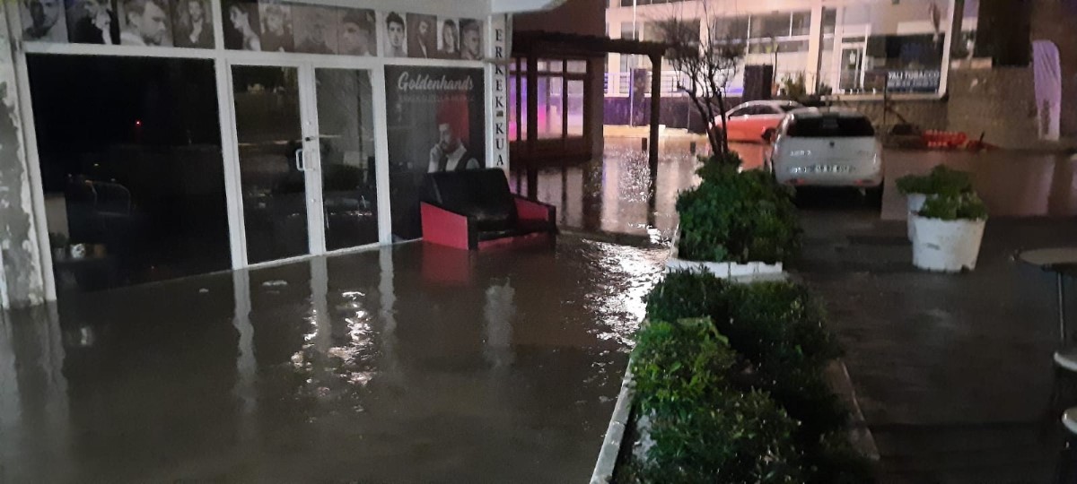 Bodrum'u dolu vurdu; evleri, iş yerlerini su bastı