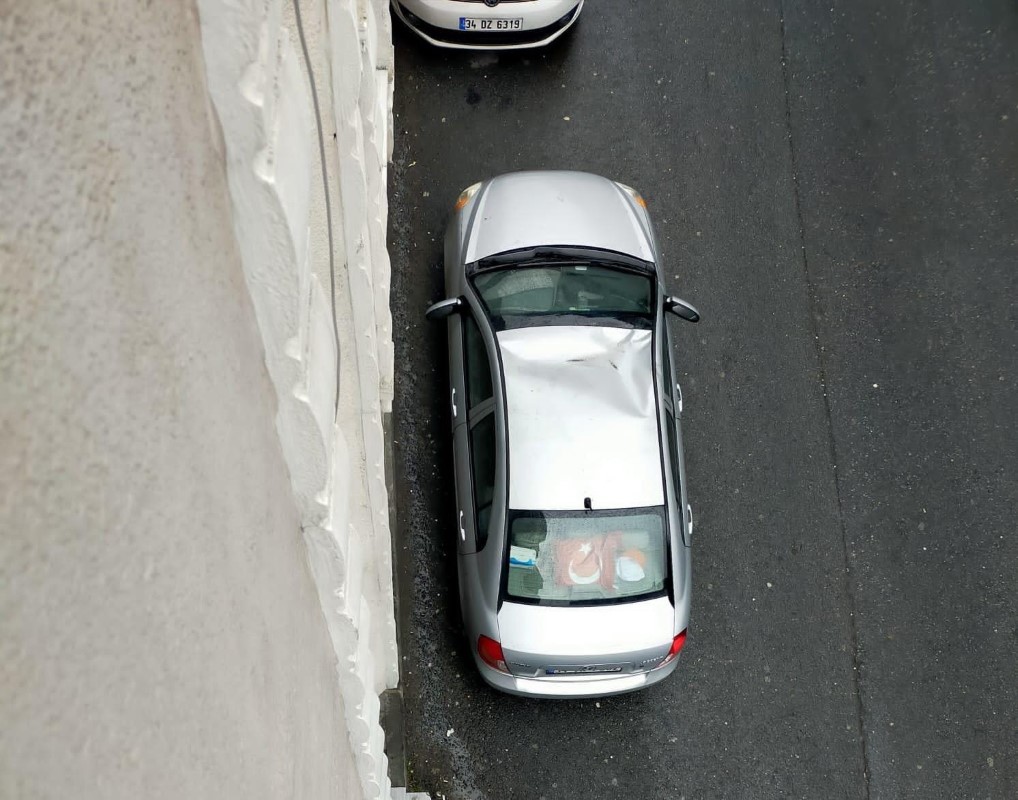 Sultangazi'de babasından dayak yiyen çocuk 4’üncü kattan atladı