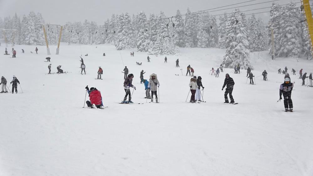 Uludağ’da yarı yıl tatiline bir hafta kala doluluk oranları yüzde 90’ları buldu