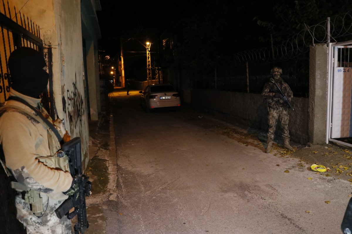 Adana’da silahlı suç örgütüne operasyon