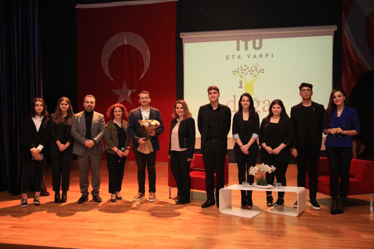 Geleceğin liderleri iş dünyasının önemli isimleri ile bir arada