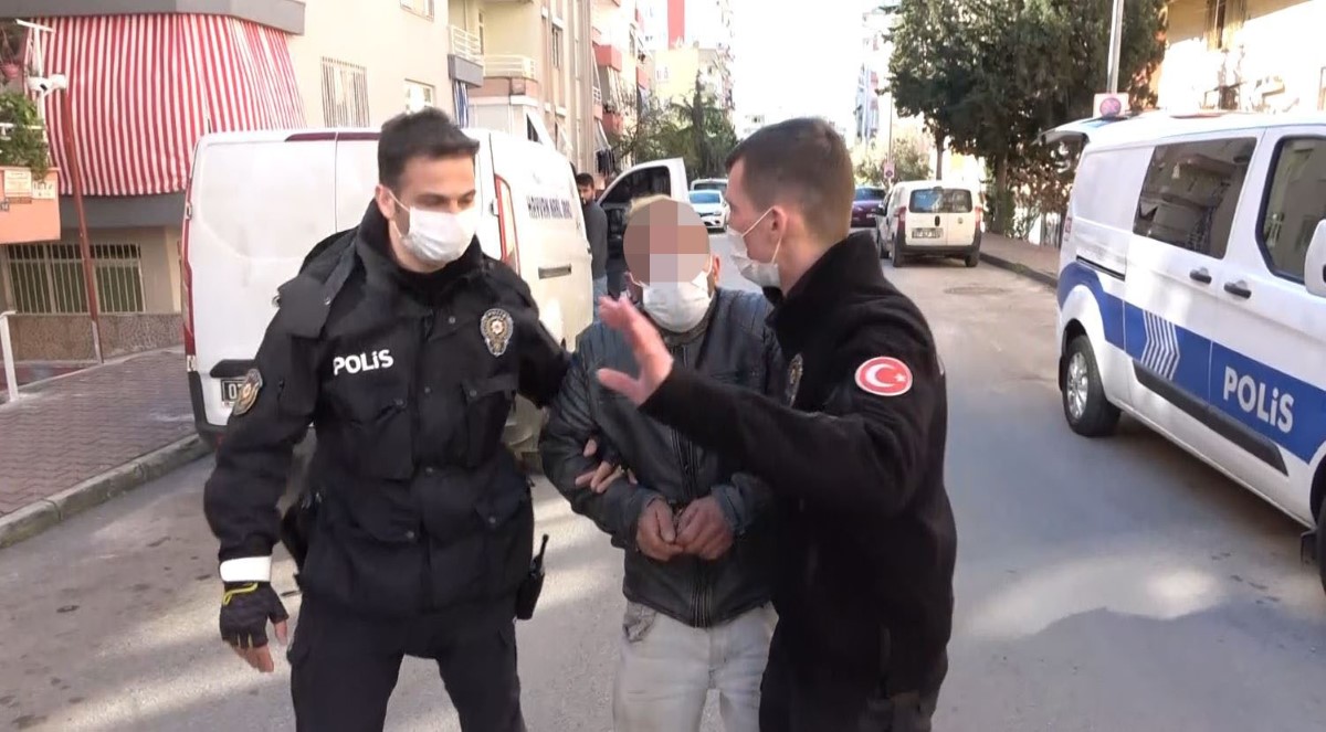 Antalya’da 2 pitbullun saldırısına uğrayarak ölümden dönen kadın: 'Gitti geldi tekrar ısırdı'