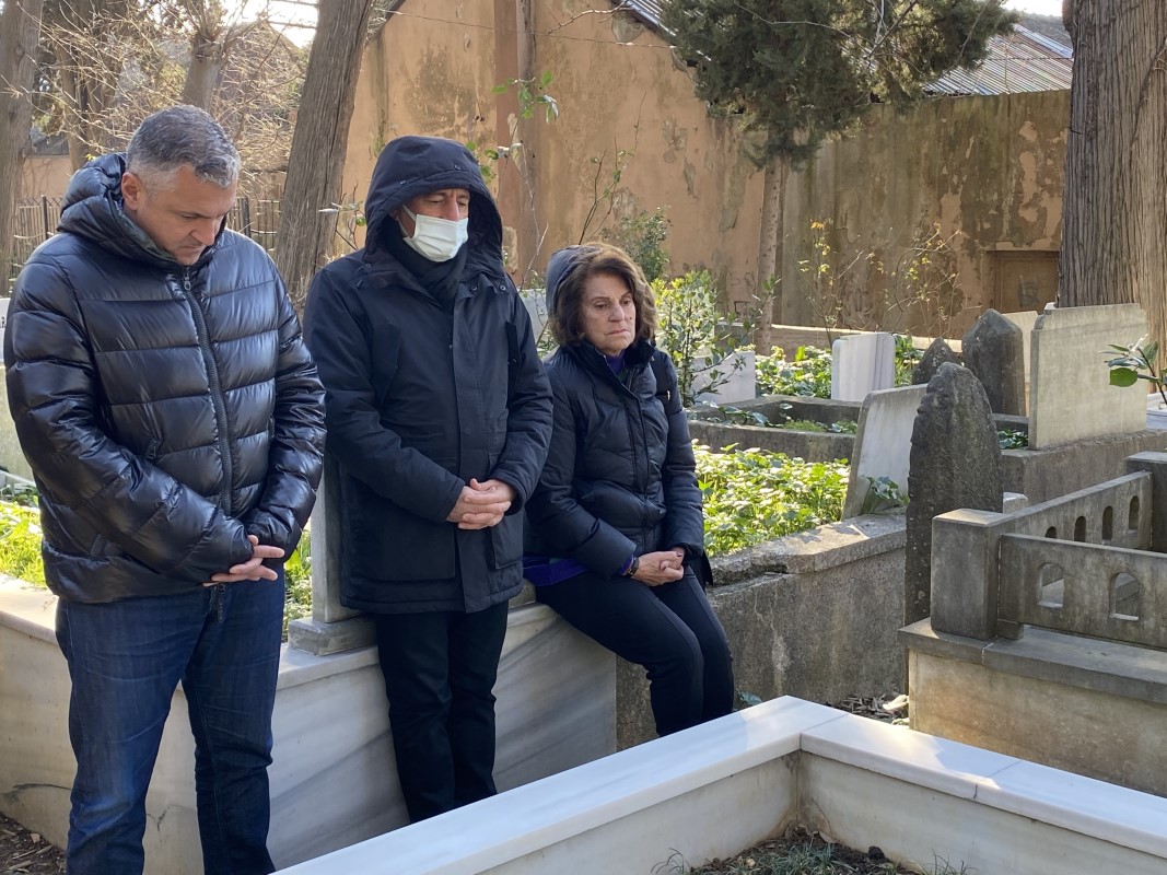 Mehmet Ali Birand vefatının 9. yılında mezarı başında anıldı