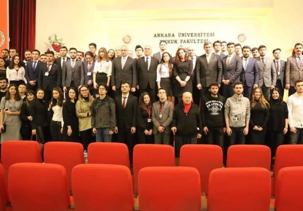 Türkiye’nin en yaşlı üniversite öğrencisi hukuk fakültesinden mezun olarak cübbe giymeyi bekliyor