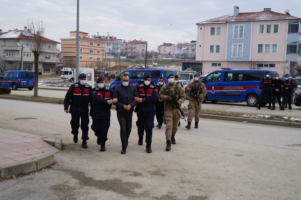 Kastamonu'daki FETÖ operasyonunda gözaltına alınan 14 şüpheli adliyede
