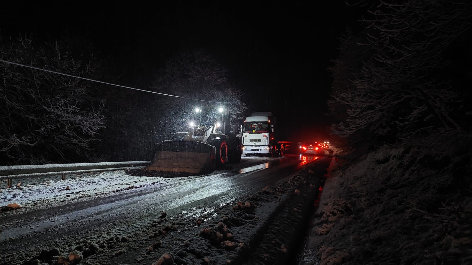 Kocaeli’de kar yağışı zor anlar yaşattı