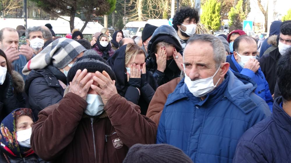 Silahlı saldırı sonucu öldürülen avukat Şafak Mahmutyazıcıoğlu son yolculuğuna uğurlandı