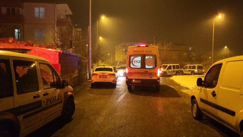 Kayseri'de sinir krizi geçiren şahıs annesini rehin aldı